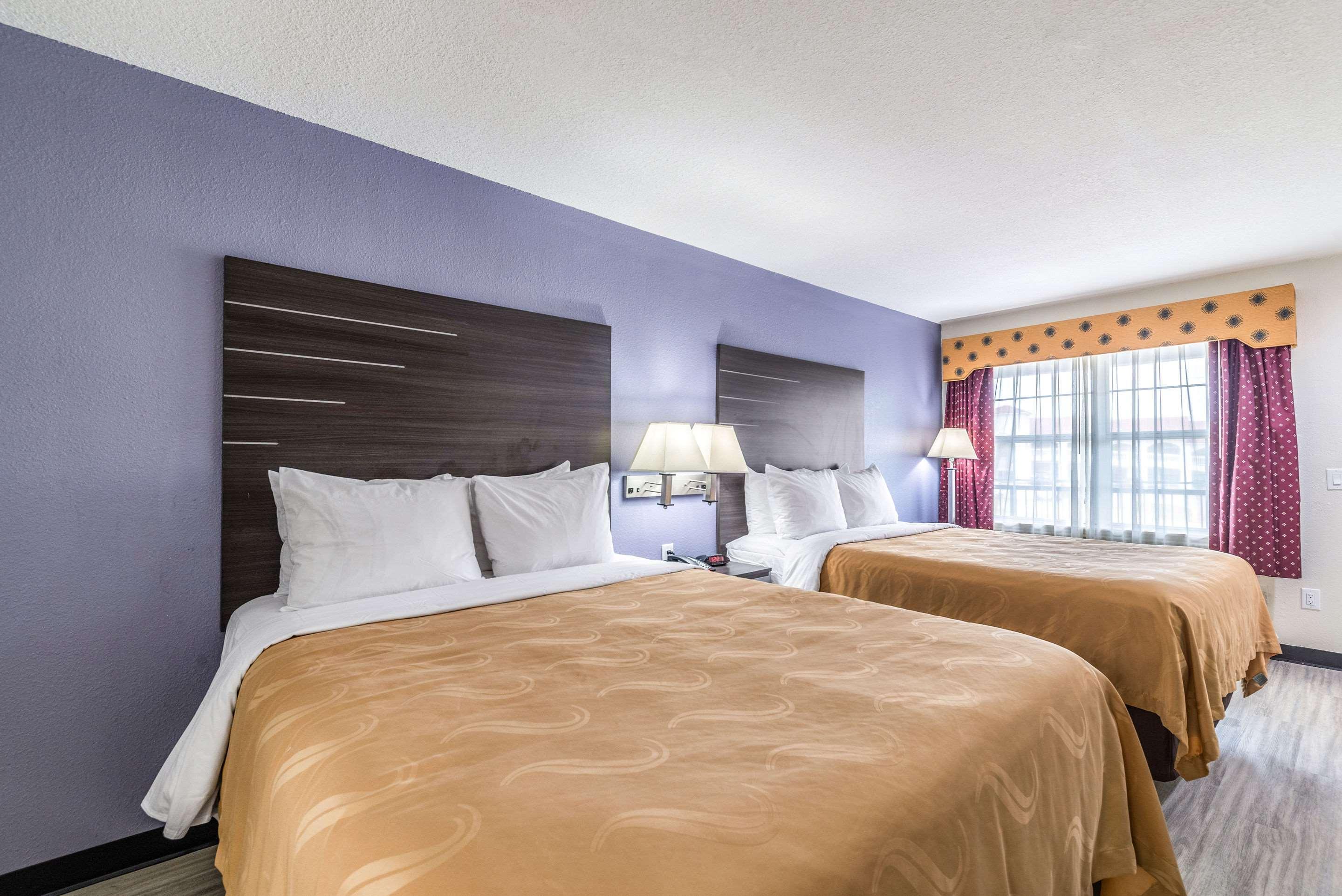 Quality Inn & Suites Canton Exteriér fotografie
